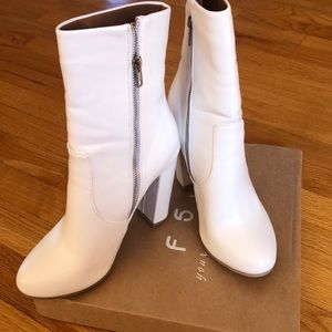 Brand New White boots from FSJ Size 9